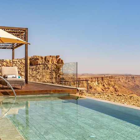 Beresheet By Isrotel Exclusive Mitzpe Ramon Esterno foto The view from the pool at the Royal Suite